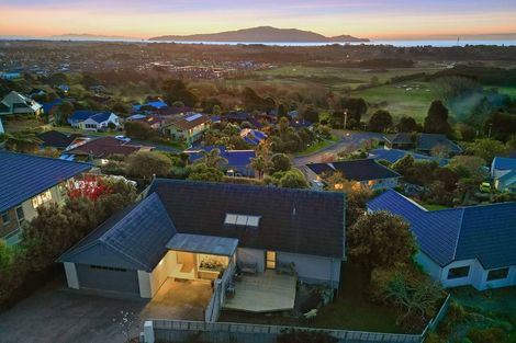 Photo of property in 7 Matata Place, Waikanae, 5036