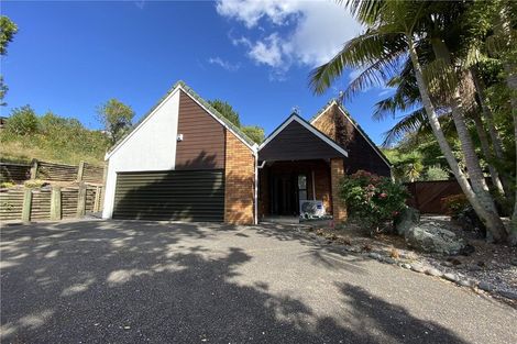 Photo of property in 2 Stitchbird Close, Murrays Bay, Auckland, 0630
