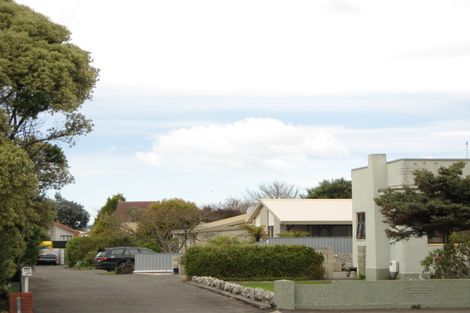 Photo of property in 2/177 Main Rd Clive, Clive, 4102