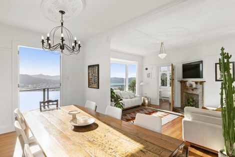 Photo of property in 53 Palliser Road, Roseneath, Wellington, 6011