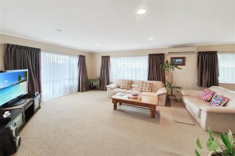 Photo of property in 126 Middlefield Drive, Flat Bush, Auckland, 2016