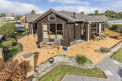 Photo of property in 1/4u Richard Street, Titahi Bay, Porirua, 5022