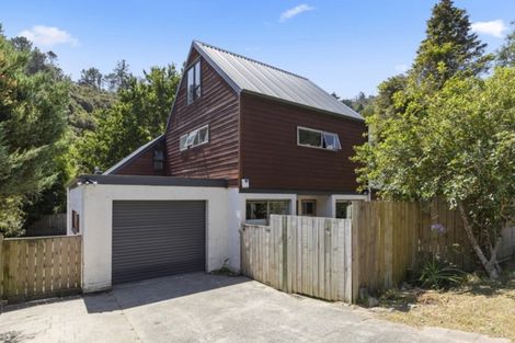 Photo of property in 105 Kamahi Street, Stokes Valley, Lower Hutt, 5019