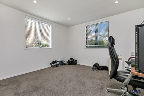 Photo of property in 480a Beach Road, Murrays Bay, Auckland, 0630