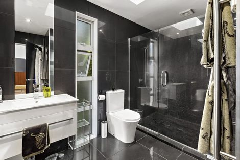 Photo of property in 5 Satchell Way, Kaiwharawhara, Wellington, 6035