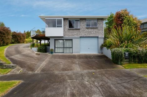Photo of property in 19 Reeves Road, Acacia Bay, Taupo, 3330