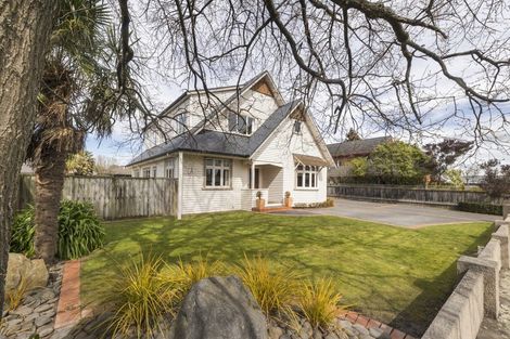 Photo of property in 196 Park Road, Hokowhitu, Palmerston North, 4410