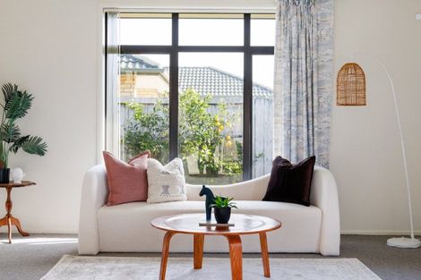 Photo of property in 6 Willscarlet Lane, Hamilton East, Hamilton, 3216