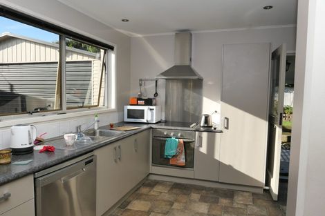 Photo of property in 4 Myrtle Lane, Raumati Beach, Paraparaumu, 5032