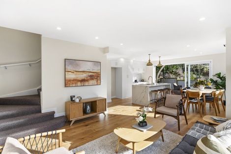 Photo of property in 1 Pinnacle Street, Seatoun, Wellington, 6022