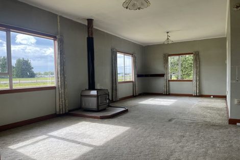 Photo of property in 50 Seaward Road, Edendale, 9825