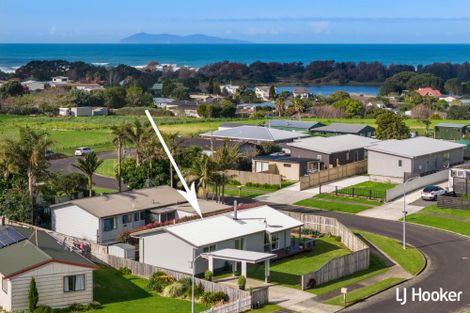 Photo of property in 5a Adela Stewart Drive West, Athenree, Waihi Beach, 3177