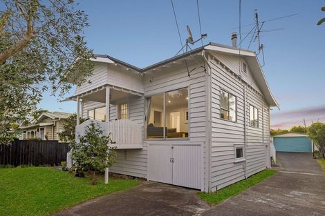 Photo of property in 40a Rutherford Terrace, Meadowbank, Auckland, 1072