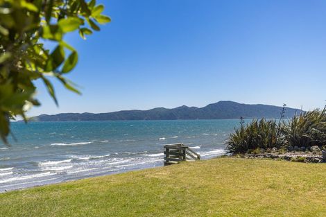 Photo of property in 24 Newry Road, Raumati Beach, Paraparaumu, 5032