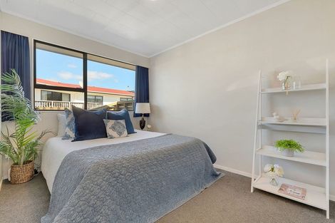 Photo of property in 7b Parkinson Close, Whitby, Porirua, 5024