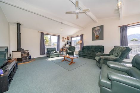 Photo of property in 35 Clouston Park Road, Clouston Park, Upper Hutt, 5018