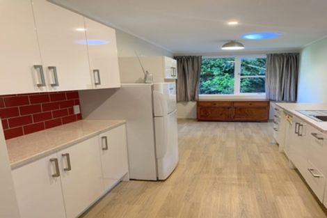 Photo of property in 23 Governor Road, Northland, Wellington, 6012