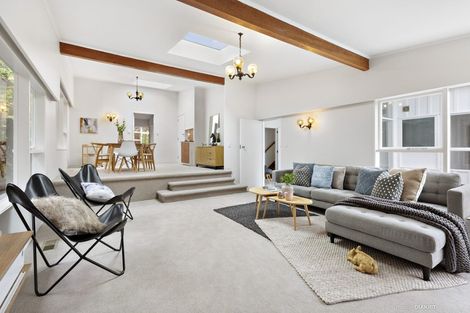 Photo of property in 54 Homewood Crescent, Karori, Wellington, 6012