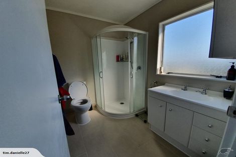 Photo of property in 2/21 Witheford Drive, Bayview, Auckland, 0629