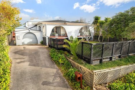 Photo of property in 8 Riverview Road, New Lynn, Auckland, 0600