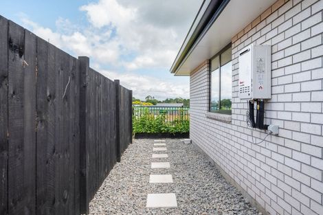 Photo of property in 32 Oralee Terrace, Peacocke, Hamilton, 3206