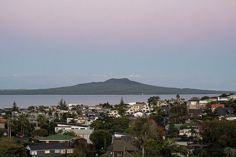 Photo of property in 105 East Coast Road, Castor Bay, Auckland, 0620