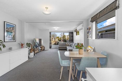 Photo of property in 6b Rolfe Place, Bishopdale, Christchurch, 8053