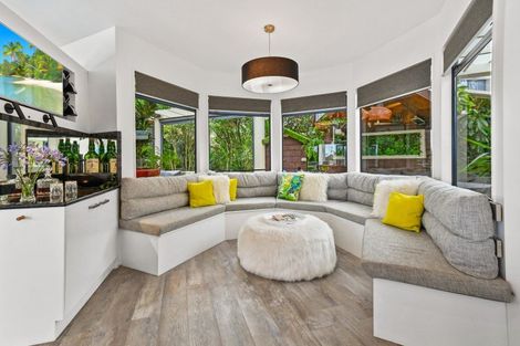 Photo of property in 6 Ribbonwood Crescent, Goodwood Heights, Auckland, 2105