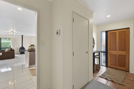 Photo of property in 15 Sandel Rise, Merrilands, New Plymouth, 4312