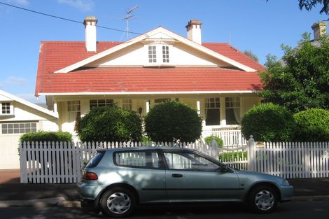 Photo of property in 1/14a Mays Street, Devonport, Auckland, 0624