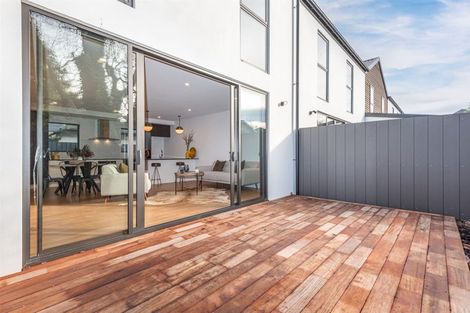 Photo of property in 2/27 Springfield Road, St Albans, Christchurch, 8014