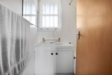 Photo of property in 70 Tatariki Street, Rosehill, Papakura, 2113