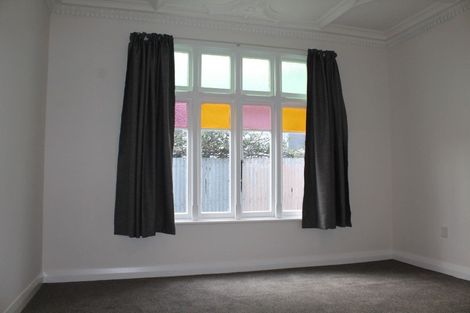 Photo of property in 5a Royal Crescent, Saint Kilda, Dunedin, 9012