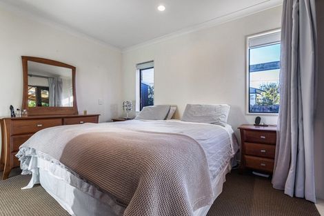 Photo of property in 10 Tom Keven Way, Pukekohe, 2120