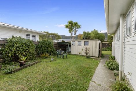Photo of property in 298 Wellington Road, Wainuiomata, Lower Hutt, 5014