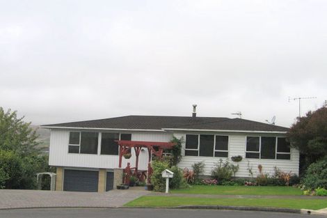 Photo of property in 6 Wadham Grove, Tawa, Wellington, 5028