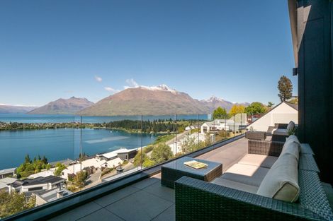 Photo of property in 92 Hensman Road, Queenstown, 9300