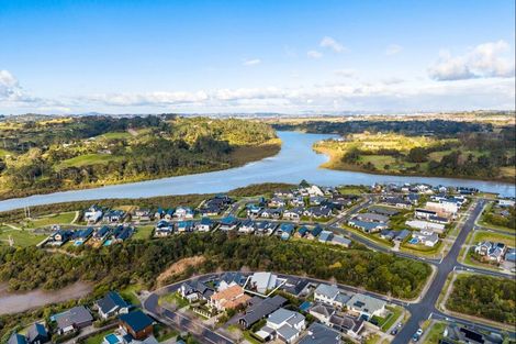 Photo of property in 14 Tauwaka Crescent, Riverhead, 0820