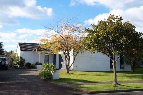 Photo of property in 30 Bob Charles Drive, Golflands, Auckland, 2013