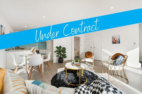 Photo of property in 15b Renata Crescent, Te Atatu Peninsula, Auckland, 0610