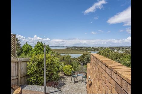 Photo of property in 9 Renoir Street, West Harbour, Auckland, 0618