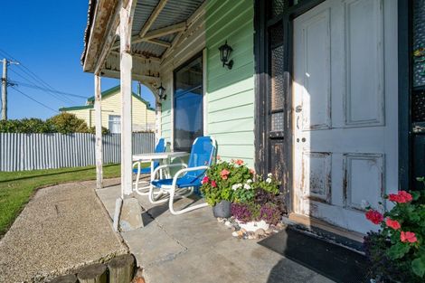 Photo of property in 6 Ocean Beach Road, Bluff, 9814