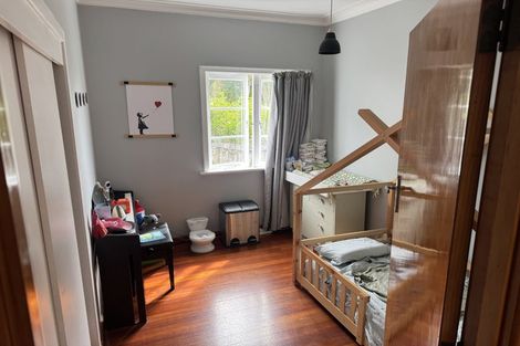 Photo of property in 1/2 Riverview Road, New Lynn, Auckland, 0600