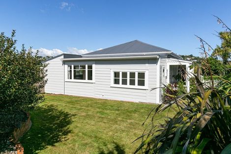 Photo of property in 8 Clifford Road, Johnsonville, Wellington, 6037