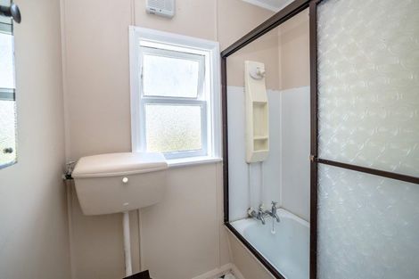 Photo of property in 88 Victoria Street, Carterton, 5713