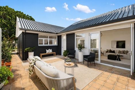 Photo of property in 1/19 Saltburn Road, Milford, Auckland, 0620