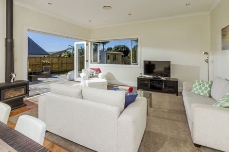 Photo of property in 7 Preston Avenue, Belmont, Auckland, 0622