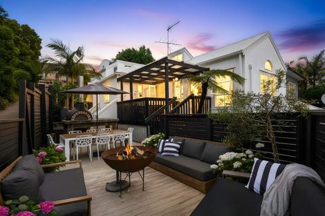 Photo of property in 1/35 Newhaven Terrace, Mairangi Bay, Auckland, 0630