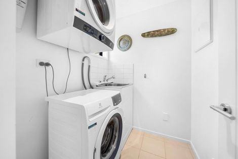 Photo of property in 6 Chartres Lane, Arrowtown, 9302