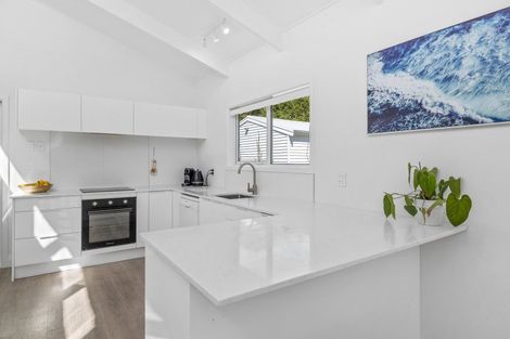 Photo of property in 12 Margaret Avenue, Havelock North, 4130